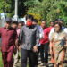 Ketua DPRD Provinsi Sulawesi Utara, dr. Fransiskus Andy Silangen, Sp.B KBD bersama rombongan sedang berjalan menuju tempat pelaksanaan reses.