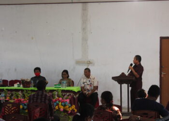 Semuel Bentian, S.H,. M.H saat menyampaikan ucapan terima kasih kepada Ketua DPRD Provinsi Sulawesi Utara.