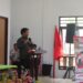 dr. Fransiskus Andy Silangen, Sp.B KBD saat berdiskusi dengan masyarakat.