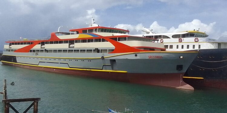 Keluhkan BBM Pertamina, KM Gregorius Tetap Layani Warga Siau-Tagulandang Saat Natal