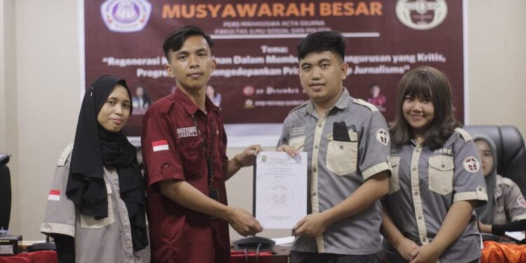 Mesias Rombon-Aditya Fitri Nahkodai Acta Diurna