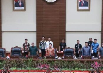 Suasana rapat paripurna perdana 2023 yang dilaksanakan DPRD Sulut. (foto-foto: Meikel/Barta1)