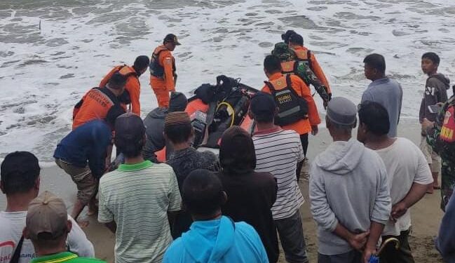 Basarnas Manado Cari Anak yang Terseret Ombak di Pantai Buko Pinogaluman
