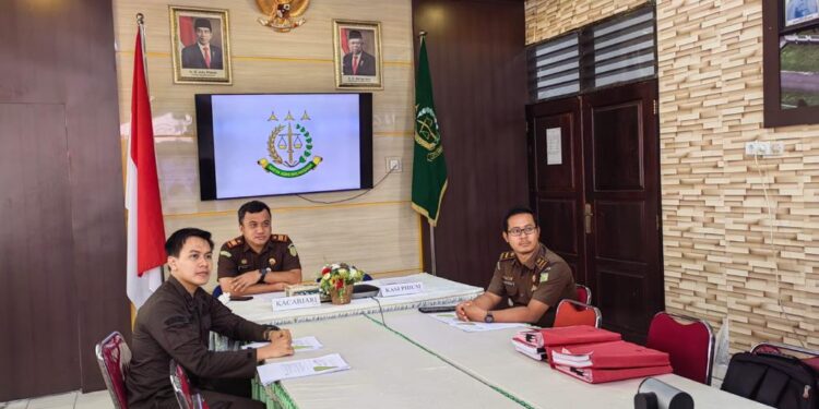 Berlangsungnya Video Conference (Vicon) ekspose pengajuan penghentian penuntutan berdasarkan keadilan restoratif di ruang ruang vicon Kejaksaan Negeri (Kejari) Kepulauan Talaud