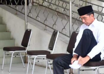 Salat di Mesjid Ahmad Yani Manado, Jokowi Resmikan Pembangunan Menara