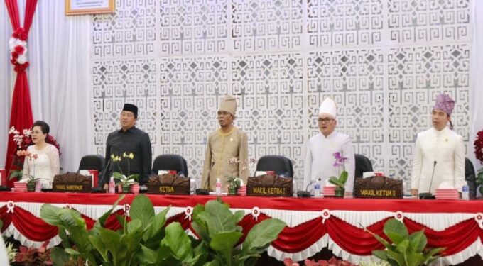 Foto: Rapat paripurna istimewa dalam rangka memperingati HUT Daerah Kepulauan Sangihe ke 598, di gedung DPRD Kabupaten Kepulauan Sangihe. (Istimewa)