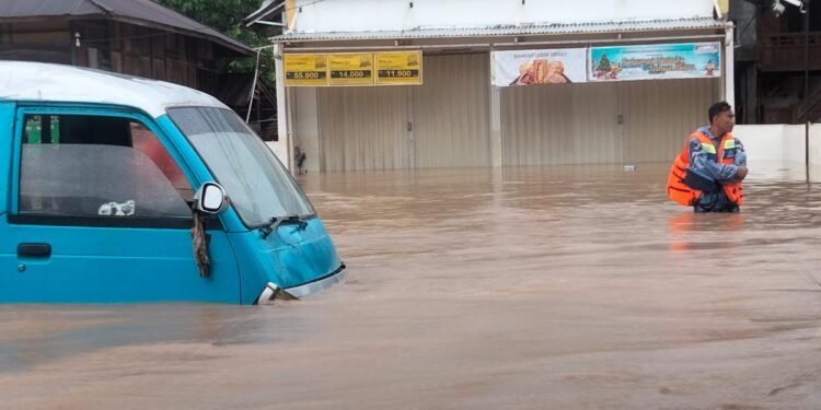 Banjir dan Longsor Terjang Manado, 1 Warga Meninggal