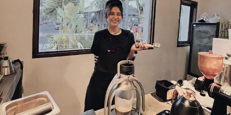 Reine Gaghansa dan Dunia Barista