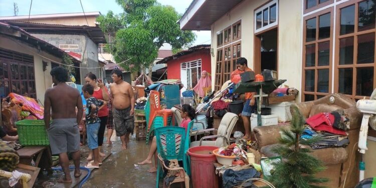 Cerita Warga Selamatkan Bayi Ketika Banjir Manado