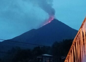Gunung Karangetang Naik Level III, Warga Diminta Waspada