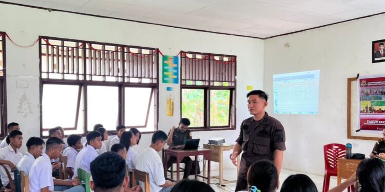 Berlangsungnya program Jaksa Masuk Sekolah di SMKN 4 Talaud.