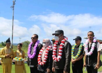 Rombongan Bawaslu RI saat berada di Bandara Melonguane, Talaud.