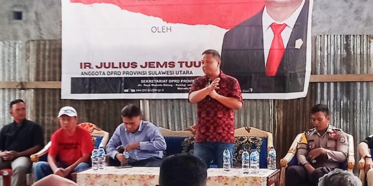 Julius Jems Tuuk Sosialiasikan Wawasan Kebangsaan Bagi Masyarakat Bolmut