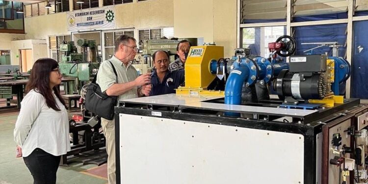 Kerjasama Politeknik Negeri Manado dan PT PLN Nusantara UPDK Minahasa