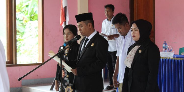 Foto: Panwaslu Kecamatan Tabukan Selatan melantik 14 Orang PKD pada Senin 6/2/2023. (Dok. Istimewa)