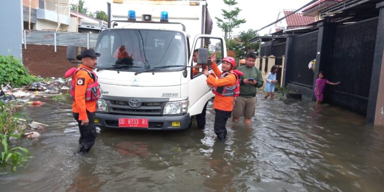 Banjir Terjang Kota Makassar, 1.869 Jiwa Mengungsi