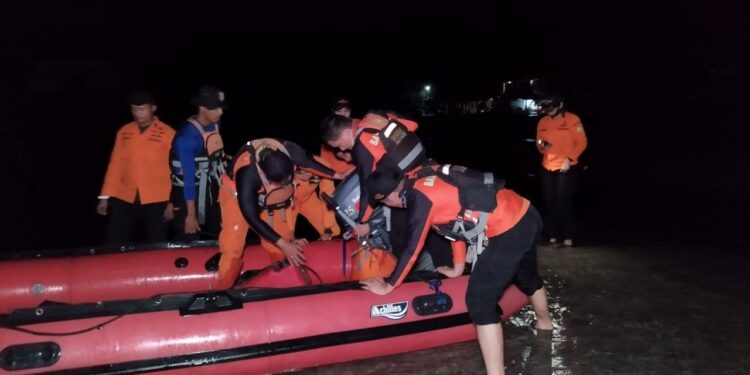 6 Nelayan yang Terombang-Ambing Selama 6 Jam Diselamatkan Basarnas Manado
