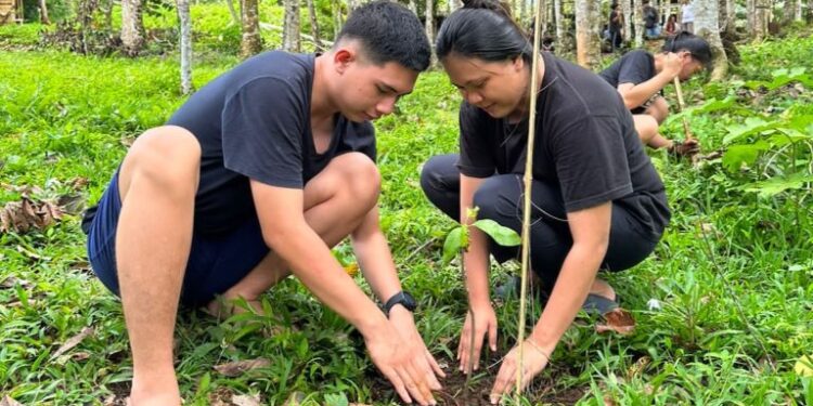 Camping Rohani OMK Manembo-nembo Bertema Cinta Tuhan dan Lingkungan