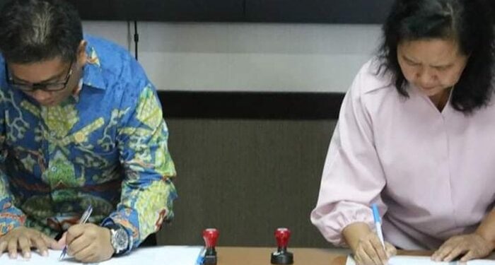 Penandatangan Nota Kesepahaman pihak IAI bersama Polimdo (Foto Humas Polimdo).