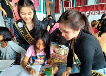 Putra-Putri FEB Unsrat Berbagi Kasih Kepada Anak-anak Dinding Manado