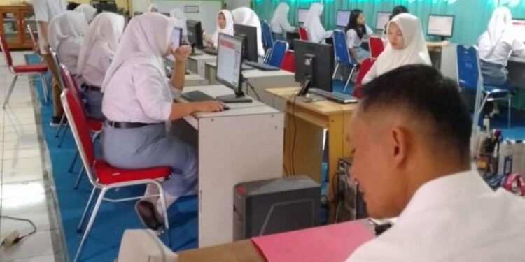 Hari Pertama Ujian SMKN 1 Kotamobagu Berjalan Lancar