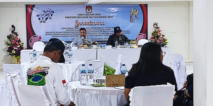 Sosialisasi yang dilaksanakan KPU bersama Bawaslu Sitaro (foto demsi-Barta1)