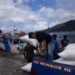 Foto: Beras saat diangkut ke KM Sahandarumang dan hendak di kirim ke Kecamatan Kepuluan Marore (Dok. Istimewa)