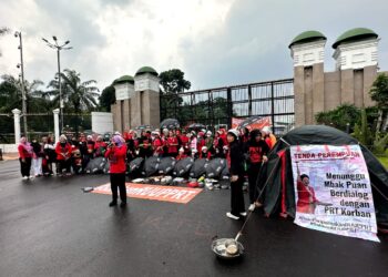 Aksi Tenda Perempuan Hari ke-2: Menunggu Mbak Puan Berdialog dengan PRT Korban