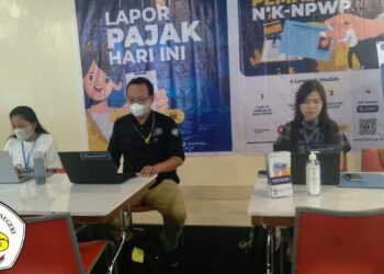 Mahasiswa Politeknik Negeri Manado Bantu Warga Setor dan Lapor Pajak