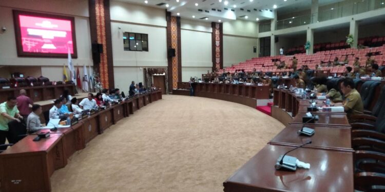 Pembahasan LKPJ Gubernur 2022 Dibuka Vonny Paat