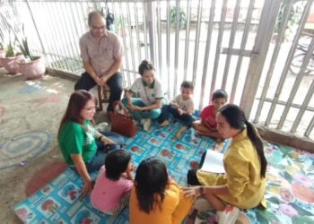 UKM YLC dan FCLCU Turun ke Pasar Bersehati Manado