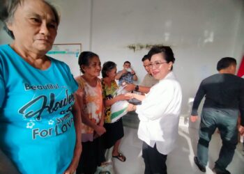 Rinny Tamuntuan Keliling 18 Kampung di Manganitu Disambut Tarian Masamper