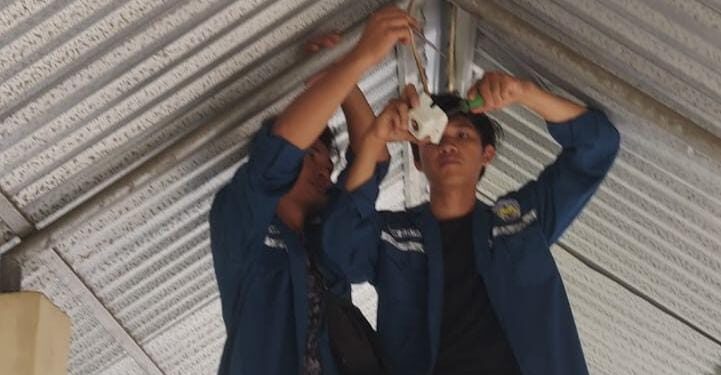 Jurusan Teknik Elektro Polimdo Pasang 26 Titik Lampu