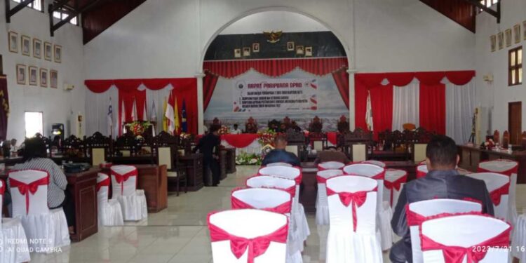 Nampak pelaksanaan paripurna dihadiri oleh Wakil Bupati Kepulauan Talaud yang mewakili Bupati.