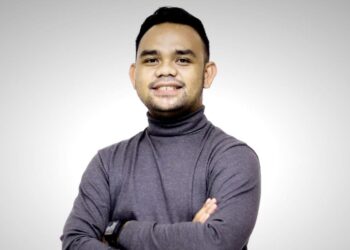 Cerita Victor Edwin Ohoiwutun Kepala Perpustakaan Universitas De La Salle Manado