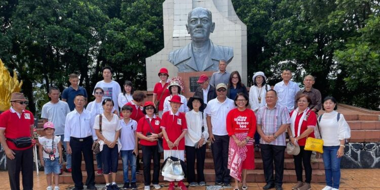 Berziarah, Cucu Sam Ratulangie Cerita Makam Opanya yang Perlu Perhatian