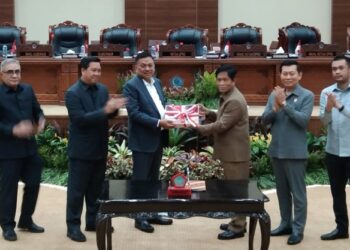 Suasana sidang paripurna DPRD Sulut membahasa agenda pertanggungjawaban APBD tahun anggaran 2022. (foto-foto: Setwan DPRD Sulut)