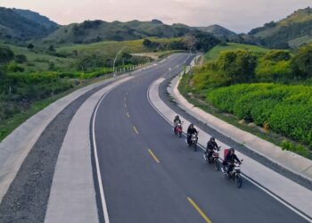 Ekspedisi Indonesia Baru: 400 Hari Keliling Indonesia