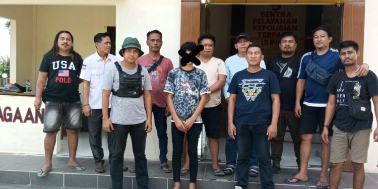 Pelaku saat berhasil diamankan di Mako Polres Kepulauan Talaud.