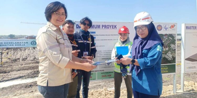 Mahasiswa Polimdo PKL ke Luar Daerah