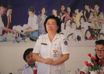 Foto: Kepala Sekolah SMA 8 Manado, Dra. Mediatrix Ngantung, MPd. (Dok. Istimewa)