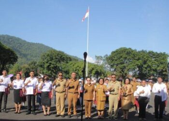 Foto: ASN P3K bersama Pemkab Sangihe usai Apel Perdana di Lapangan Mini Santiago, Tahuna, Sangihe, Sulawesi Utara. (Dok. Istimewa)