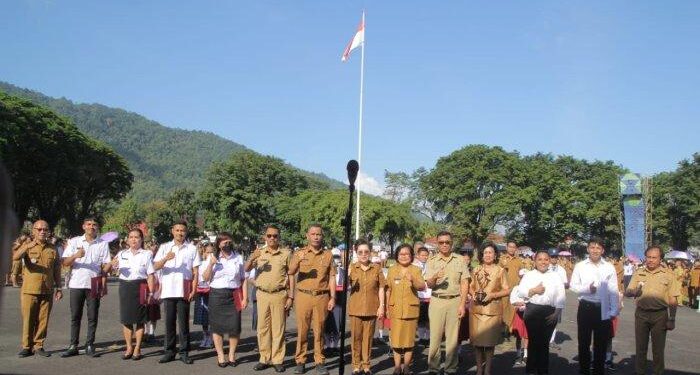 Foto: ASN P3K bersama Pemkab Sangihe usai Apel Perdana di Lapangan Mini Santiago, Tahuna, Sangihe, Sulawesi Utara. (Dok. Istimewa)