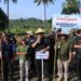 Dr. Jan Samuel Maringka S.H., M.H., CGCAE bersama rombongan dan Forkopimda Kepulauan Talaud melakukan penanaman jagung di kawasan persawahan Desa Tarun dan Desa Ambela, Kecamatan Melonguane.