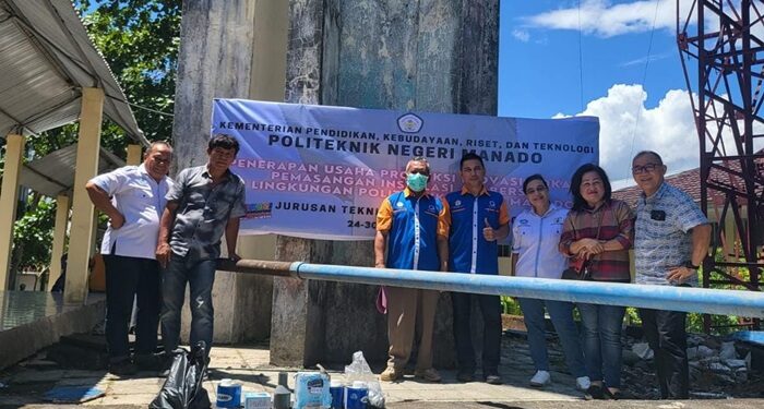 Perbaikan Instalasi Untuk Penyiapan Sumber Air Bersih. (Foto: Humas Polimdo)