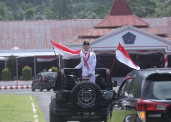 Foto: Edgar Sondakh saat tiba di Rumah Jabatan Bupati Kepulauan Sangihe. (Dok. Istimewa)