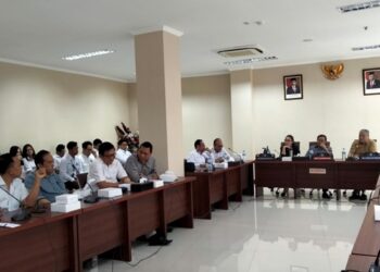 RDP Lintas Komisi di DPRD Sulut bersama PT PLN (Foto Meikel Barta1.com)