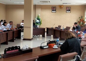 Situasi RDP Kominfo Sulut bersama Komisi 1 DPRD Sulut (Foto Meikel Barta1.com)