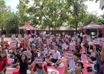 Berlangsungnya quis yang diselenggarakan oleh Smartfren dalam memeriahkan ulang tahun ke- 34 SMPN 7 Manado.