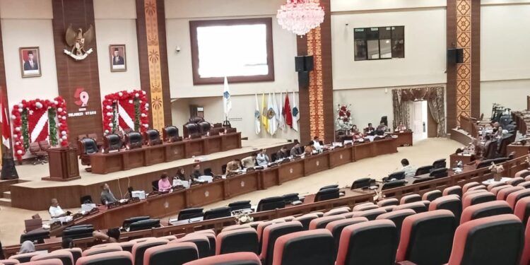 Pembahasan Ranperda APBD 2024 oleh Banggar dan TAPD Provinsi Sulut (Foto Meikel Barta1.com)